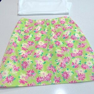 Lily Pulitzer floral cotton skirt Size 4 in green, pink, pale yellow, white. EUC